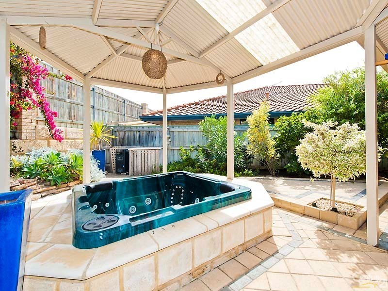 8 Accra Way, Quinns Rocks WA 6030