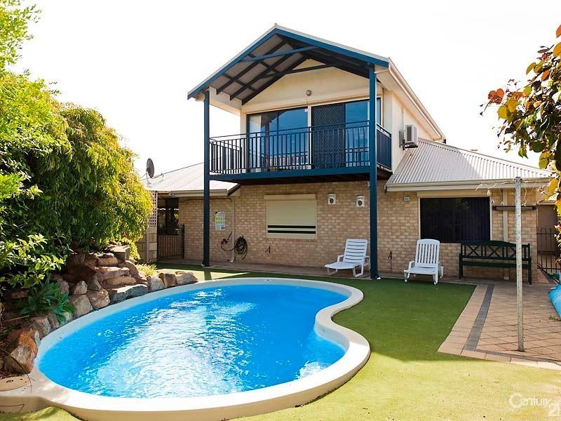 8 Accra Way, Quinns Rocks WA 6030