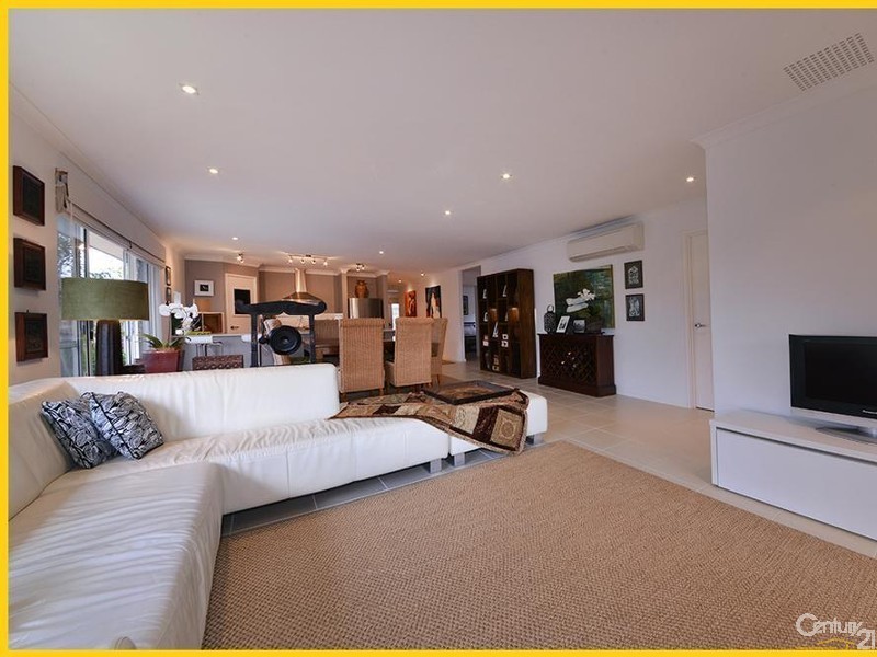 12 Somerly Drive, Clarkson WA 6030