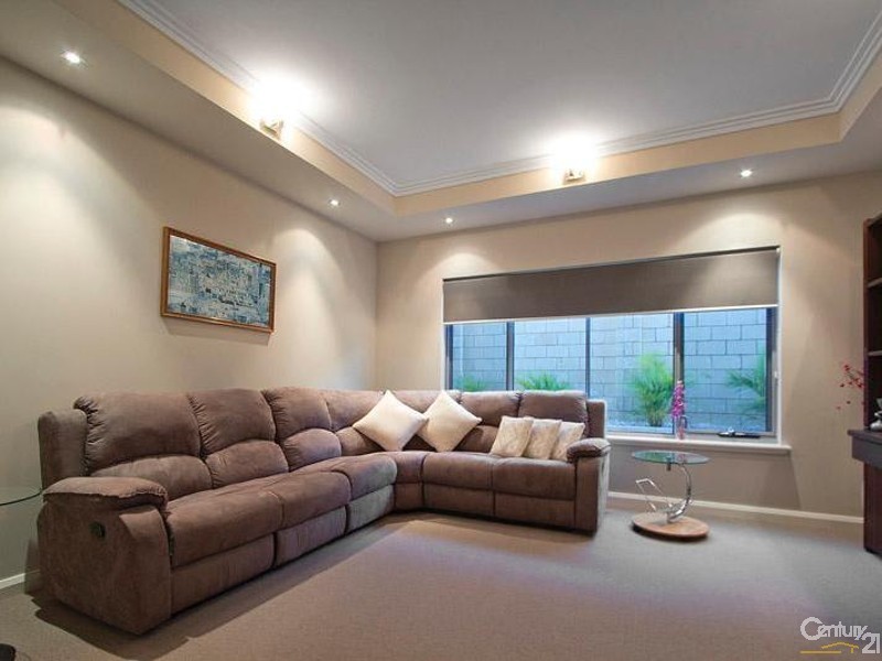 9 Tulsa Court, Mindarie WA 6030