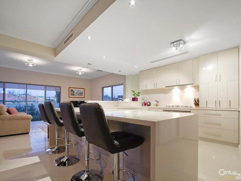 9 Tulsa Court, Mindarie WA 6030