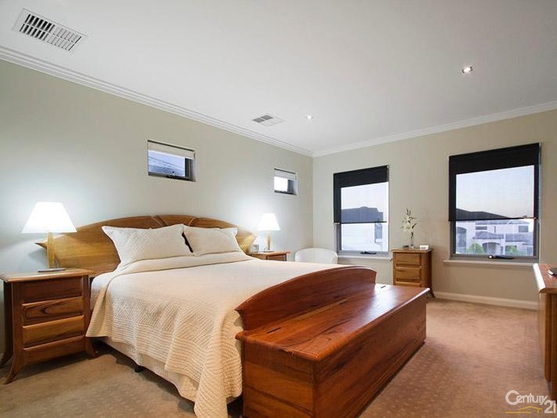 9 Tulsa Court, Mindarie WA 6030