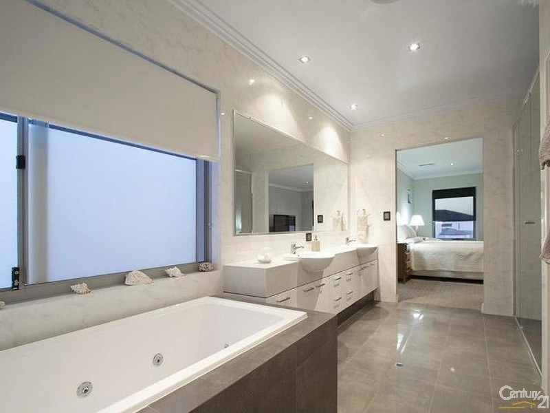 9 Tulsa Court, Mindarie WA 6030