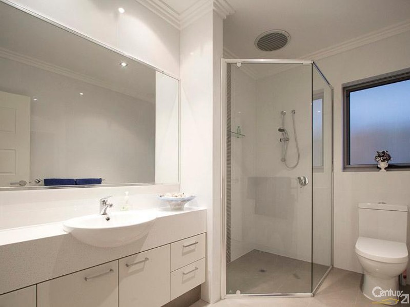 9 Tulsa Court, Mindarie WA 6030