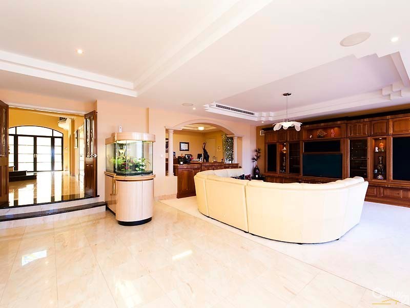 5 Kings Lynn Rise, Mindarie WA 6030