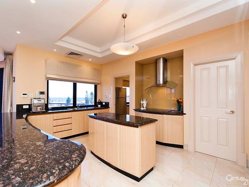 5 Kings Lynn Rise, Mindarie WA 6030