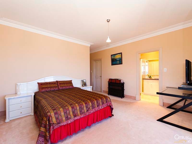 5 Kings Lynn Rise, Mindarie WA 6030