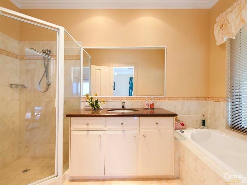 5 Kings Lynn Rise, Mindarie WA 6030