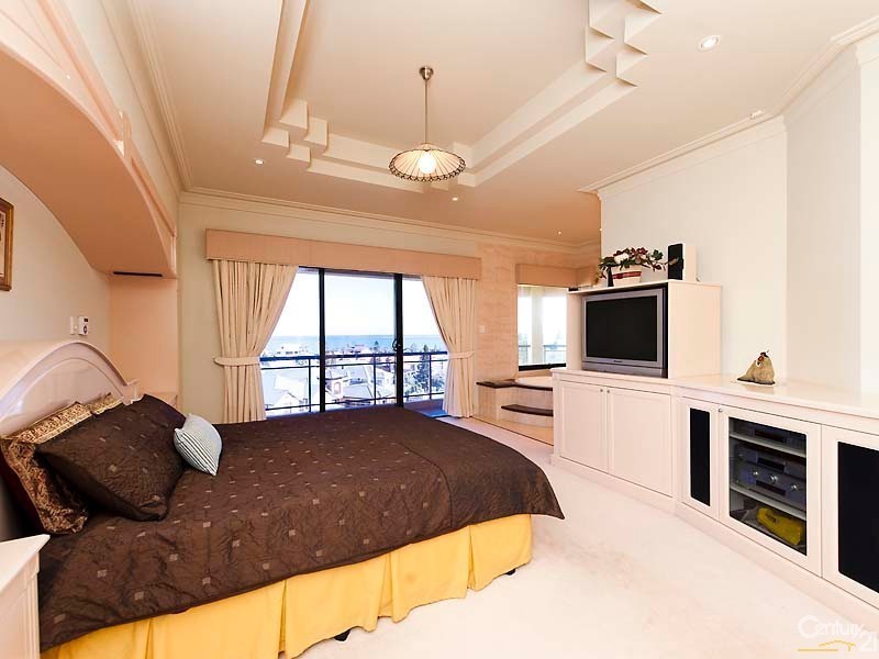 5 Kings Lynn Rise, Mindarie WA 6030