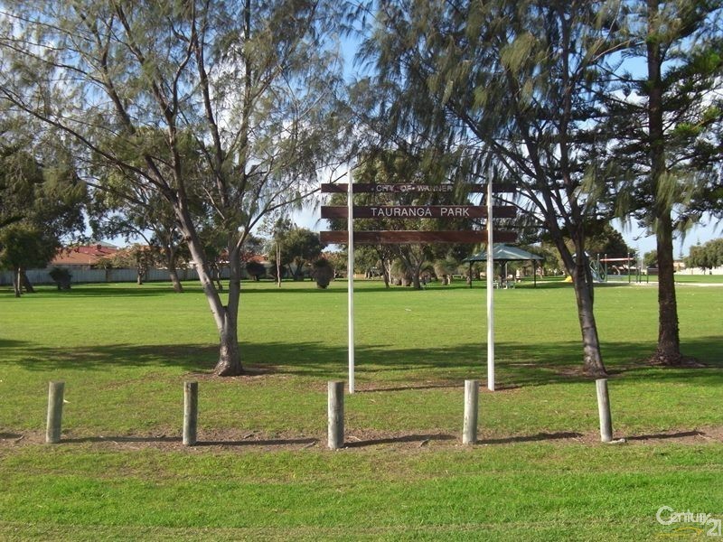 16 Holyhead Green, Mindarie WA 6030
