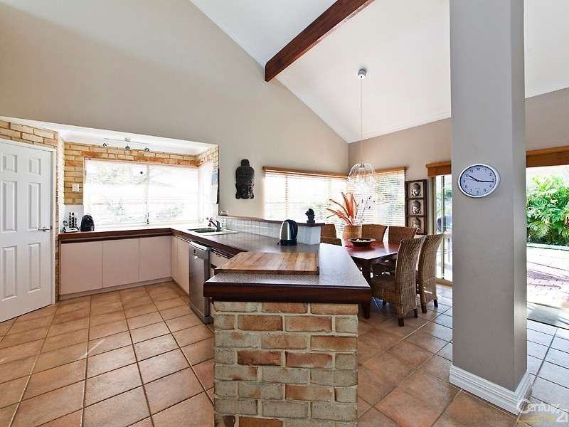 24 Holyhead Green, Mindarie WA 6030