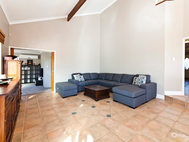 24 Holyhead Green, Mindarie WA 6030