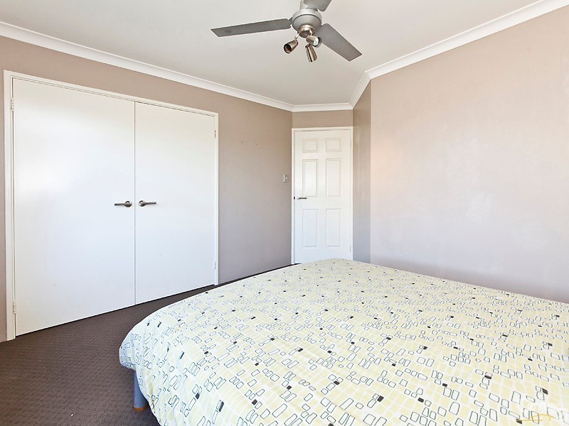 24 Holyhead Green, Mindarie WA 6030