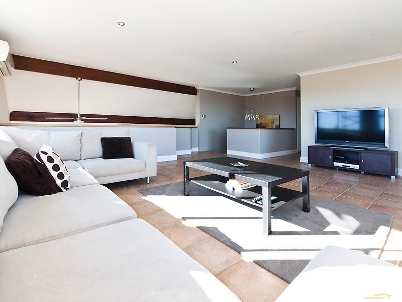 24 Holyhead Green, Mindarie WA 6030