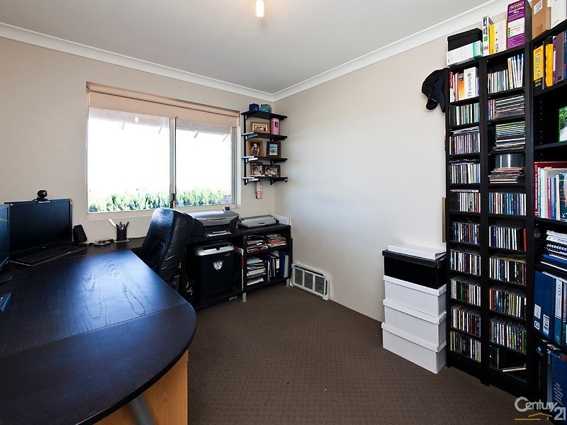 24 Holyhead Green, Mindarie WA 6030