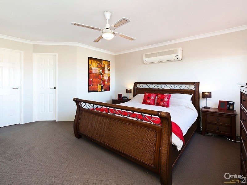 24 Holyhead Green, Mindarie WA 6030