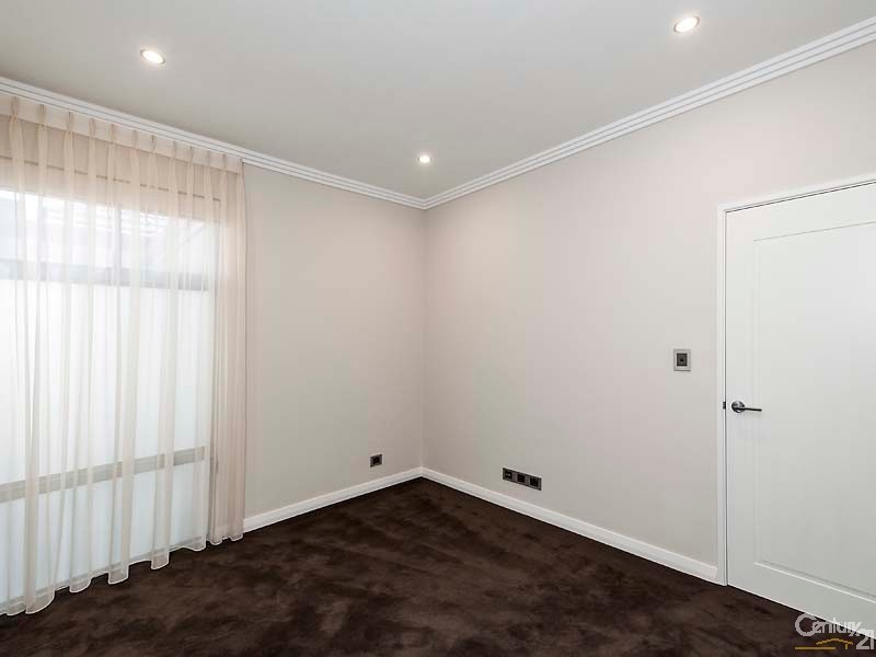 1/4 Itea Place, Mindarie WA 6030