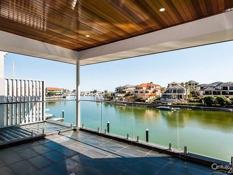 2/4 Itea Place, Mindarie WA 6030