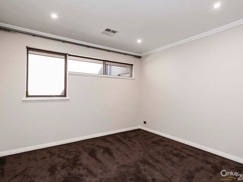 2/4 Itea Place, Mindarie WA 6030