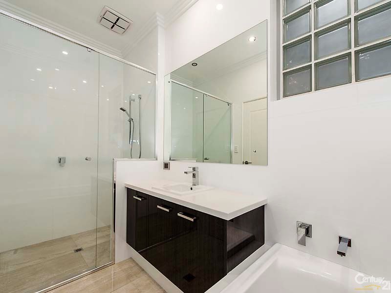 2/4 Itea Place, Mindarie WA 6030