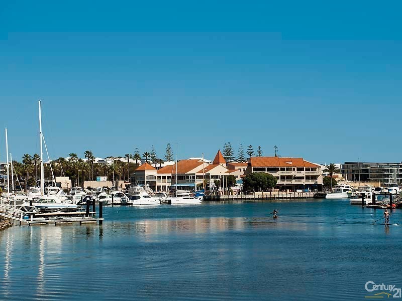 2/4 Itea Place, Mindarie WA 6030