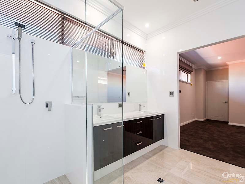 4/4 Itea Place, Mindarie WA 6030