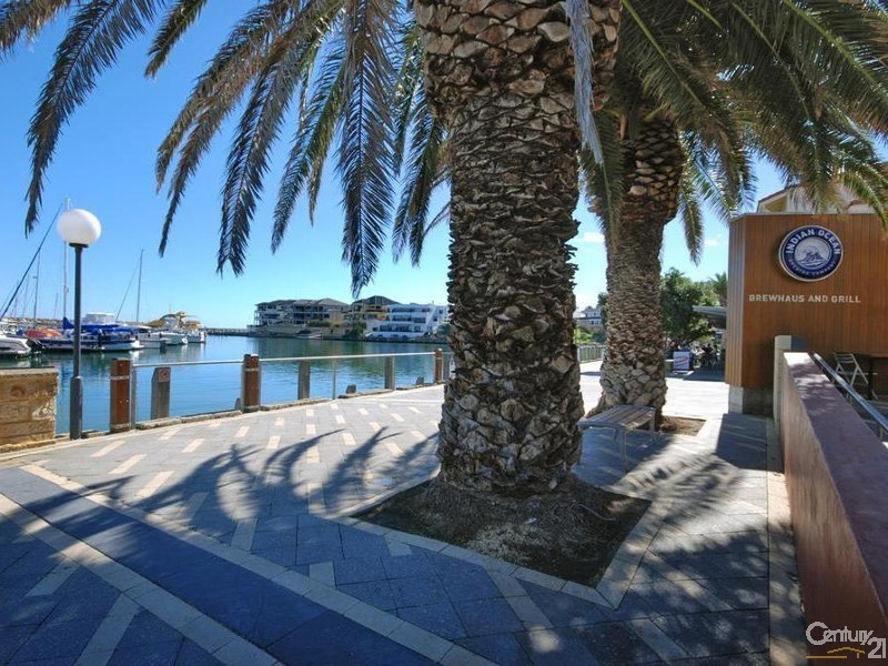 17 Swansea Promenade, Mindarie WA 6030