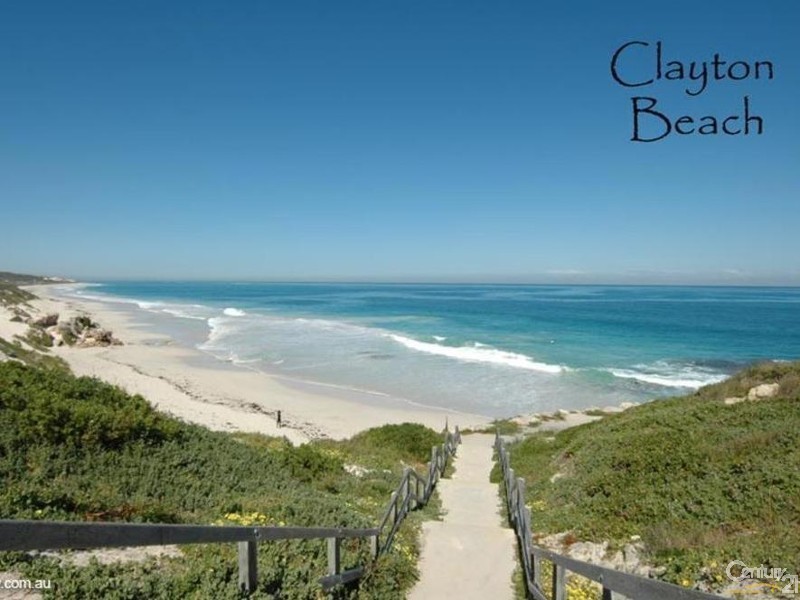 17 Swansea Promenade, Mindarie WA 6030