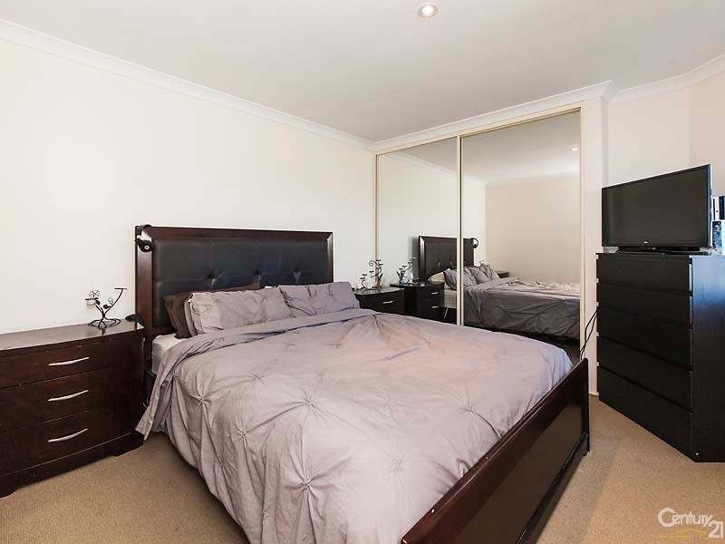 2 Penola Court, Clarkson WA 6030