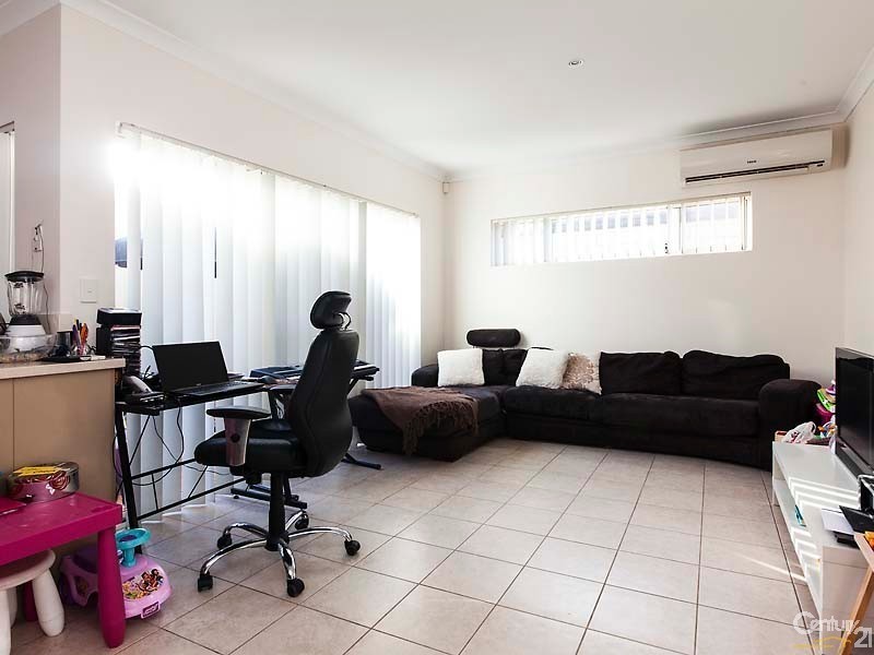 2 Penola Court, Clarkson WA 6030