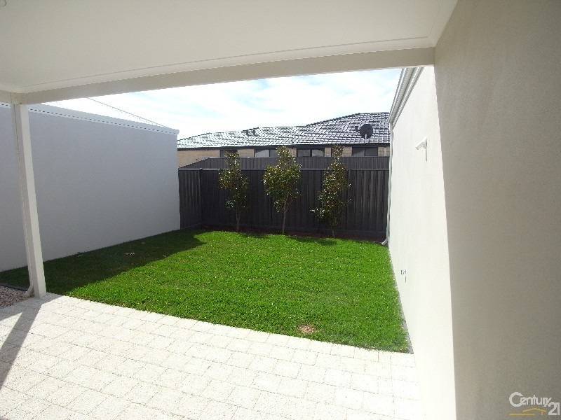 32 Parkland Drive, Yanchep WA 6035