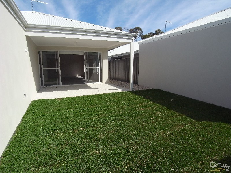 32 Parkland Drive, Yanchep WA 6035