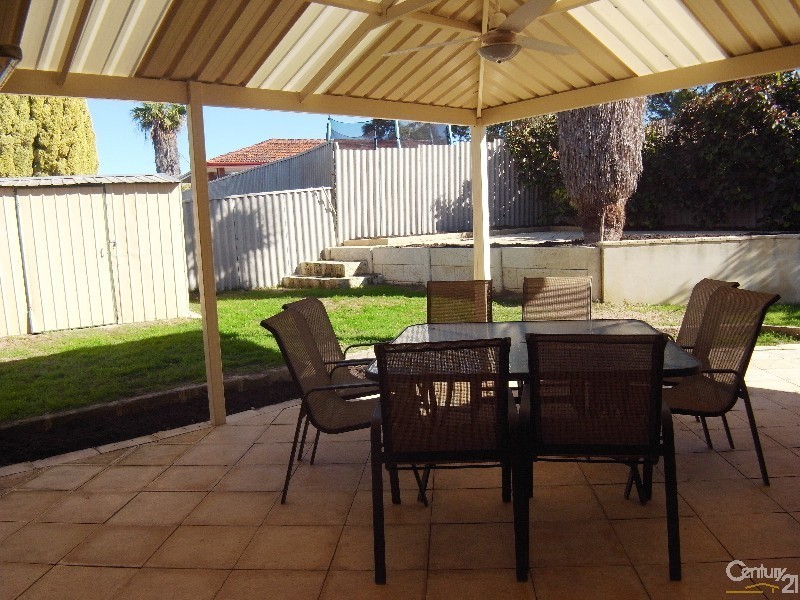 4B Wampum Place, Heathridge WA 6027