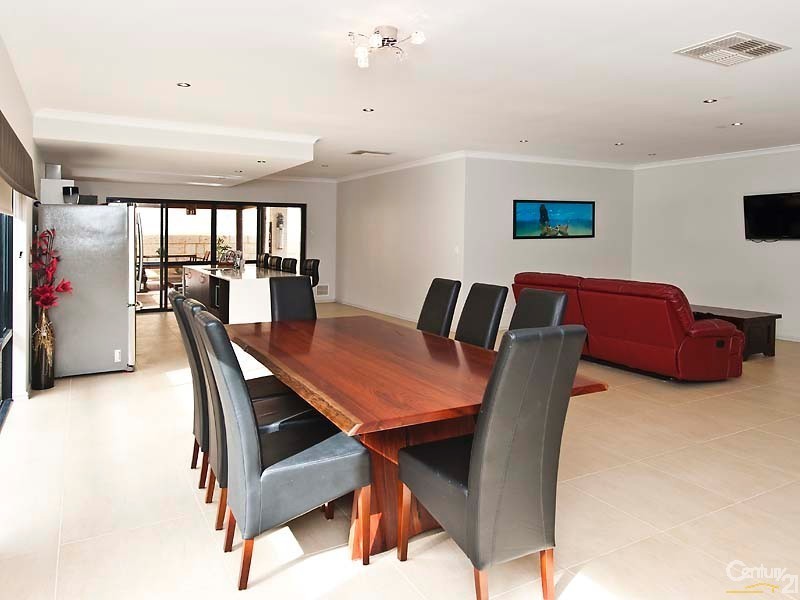 26 Ridgewood Boulevard, Ridgewood WA 6030