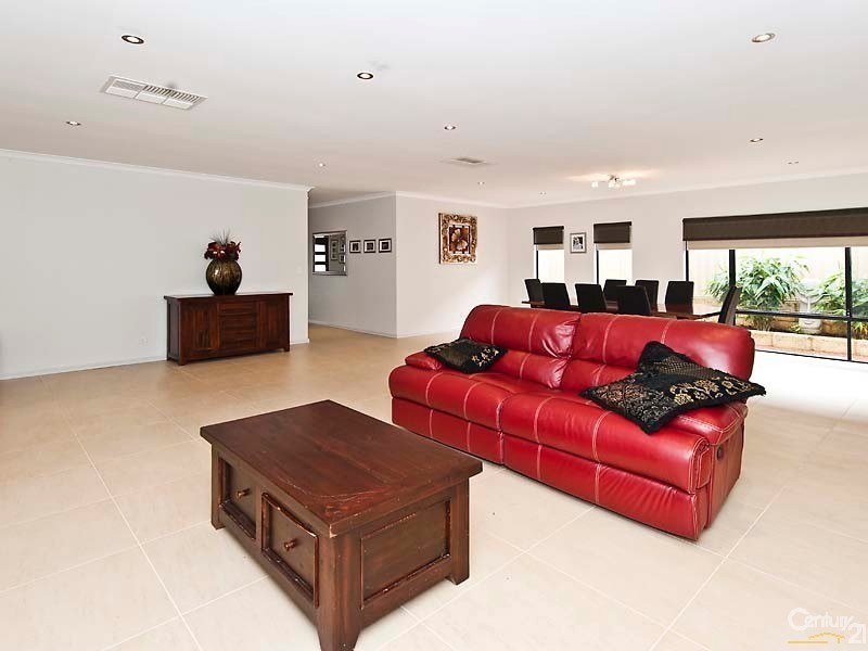 26 Ridgewood Boulevard, Ridgewood WA 6030