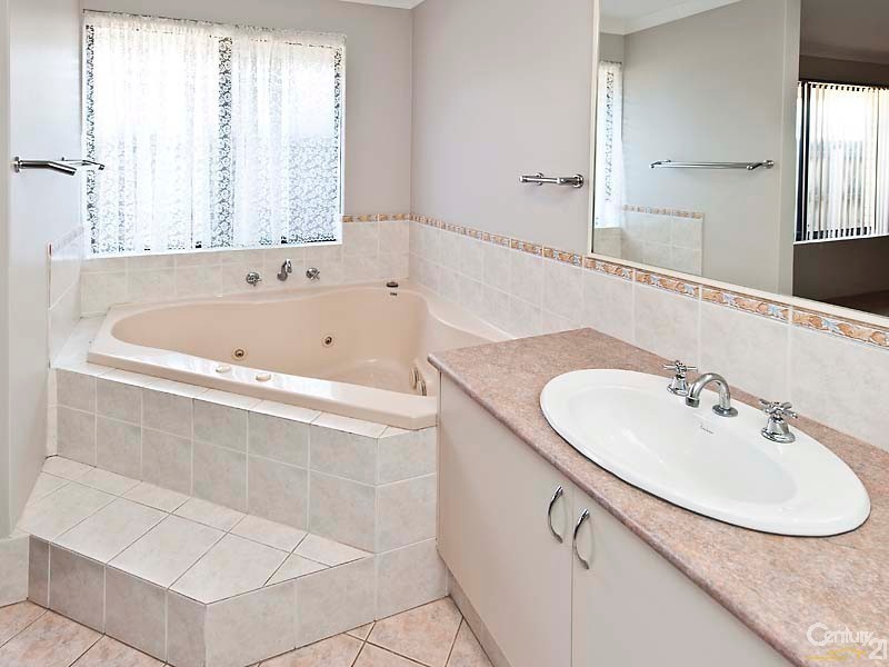 54 Dumaresq Loop, Quinns Rocks WA 6030