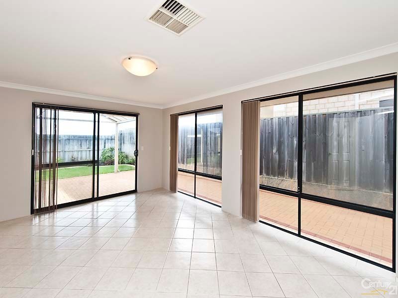 54 Dumaresq Loop, Quinns Rocks WA 6030