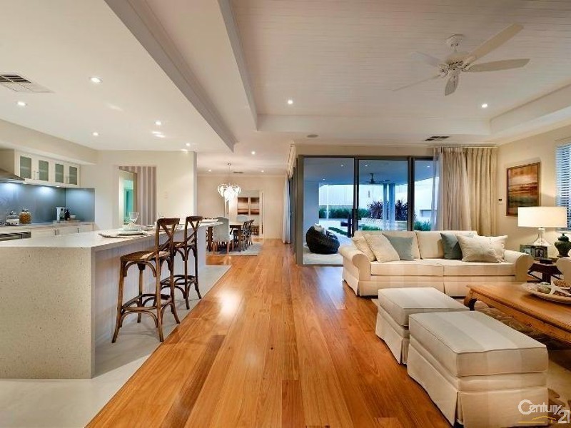 12 Topsail Loop, Alkimos WA 6038