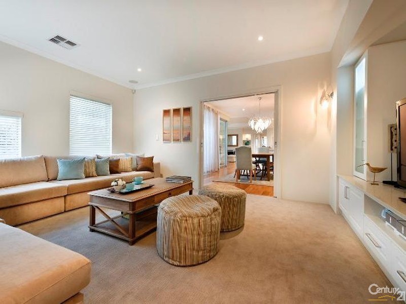 12 Topsail Loop, Alkimos WA 6038