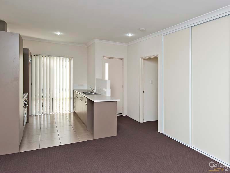 18 Nashville Loop, Currambine WA 6028