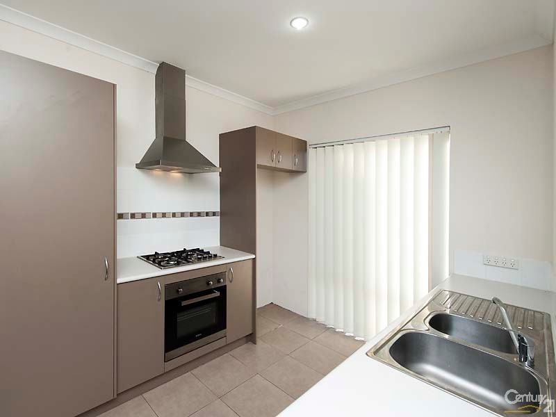 18 Nashville Loop, Currambine WA 6028