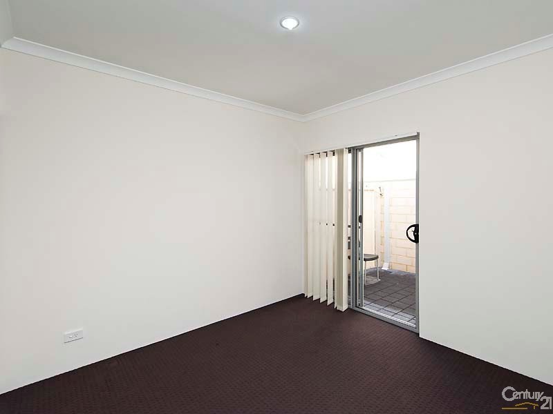 18 Nashville Loop, Currambine WA 6028