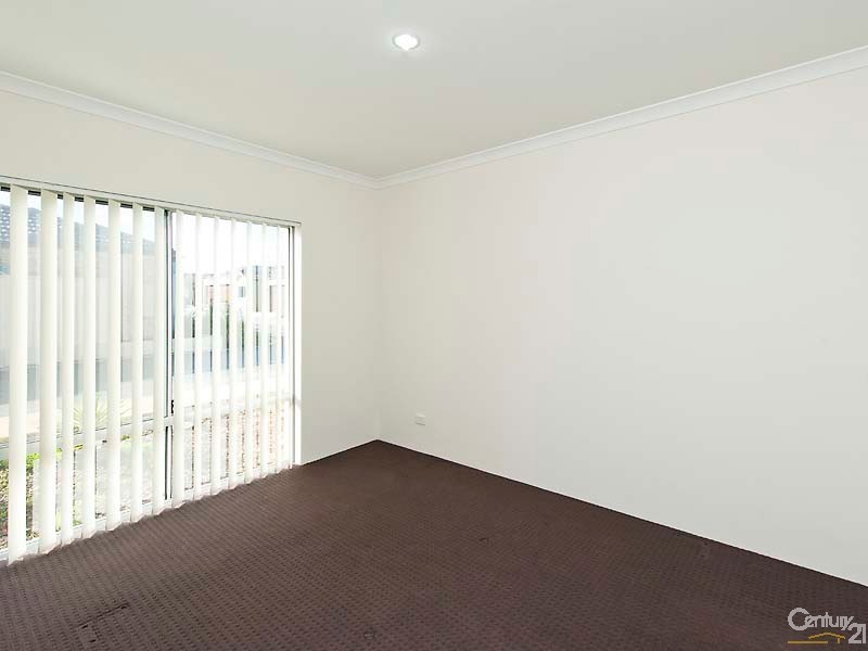 18 Nashville Loop, Currambine WA 6028