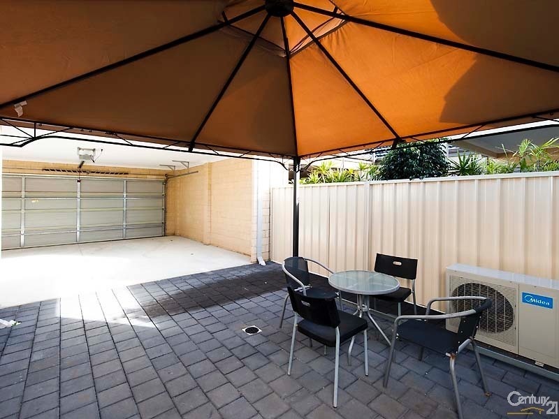18 Nashville Loop, Currambine WA 6028