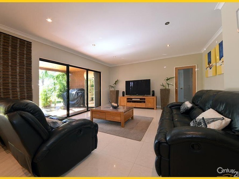 17 Gateshead Loop, Mindarie WA 6030