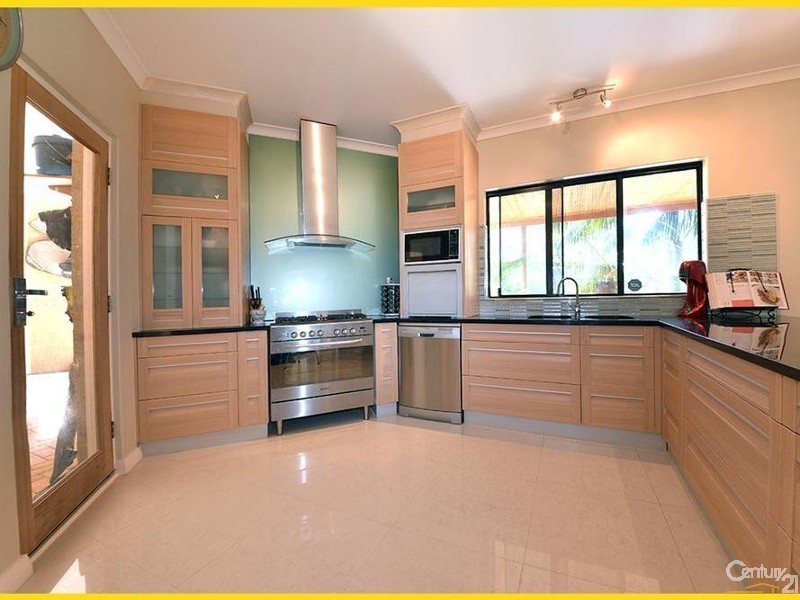 17 Gateshead Loop, Mindarie WA 6030