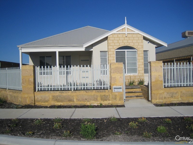 5  Azure Mews, Yanchep WA 6035