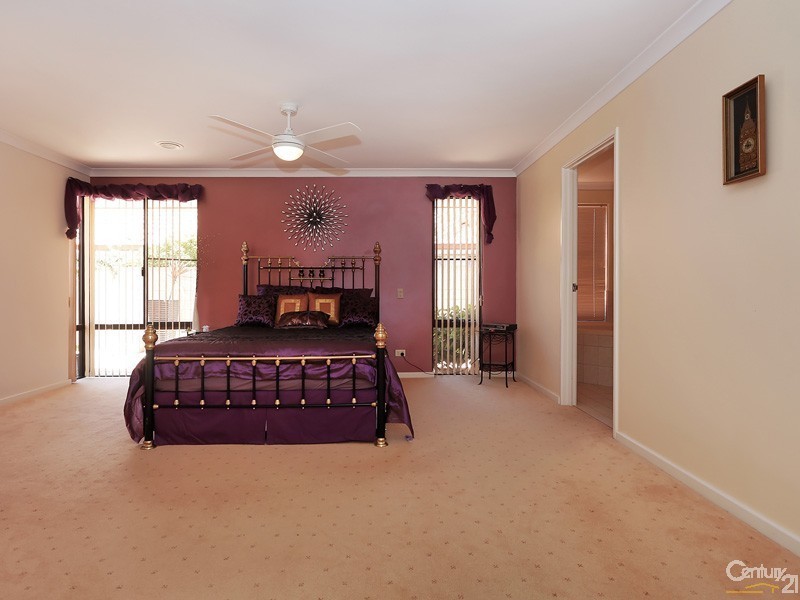 8 Rochester Drive, Mindarie WA 6030