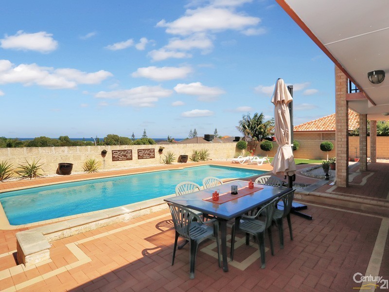 8 Rochester Drive, Mindarie WA 6030