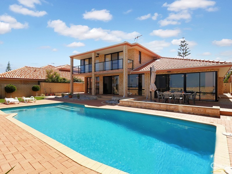 8 Rochester Drive, Mindarie WA 6030